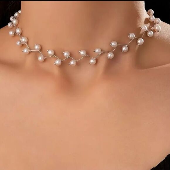 Bohemian Chic Faux Pearl Choker for Women Gold or Silver Tone - Picture 3 of 11